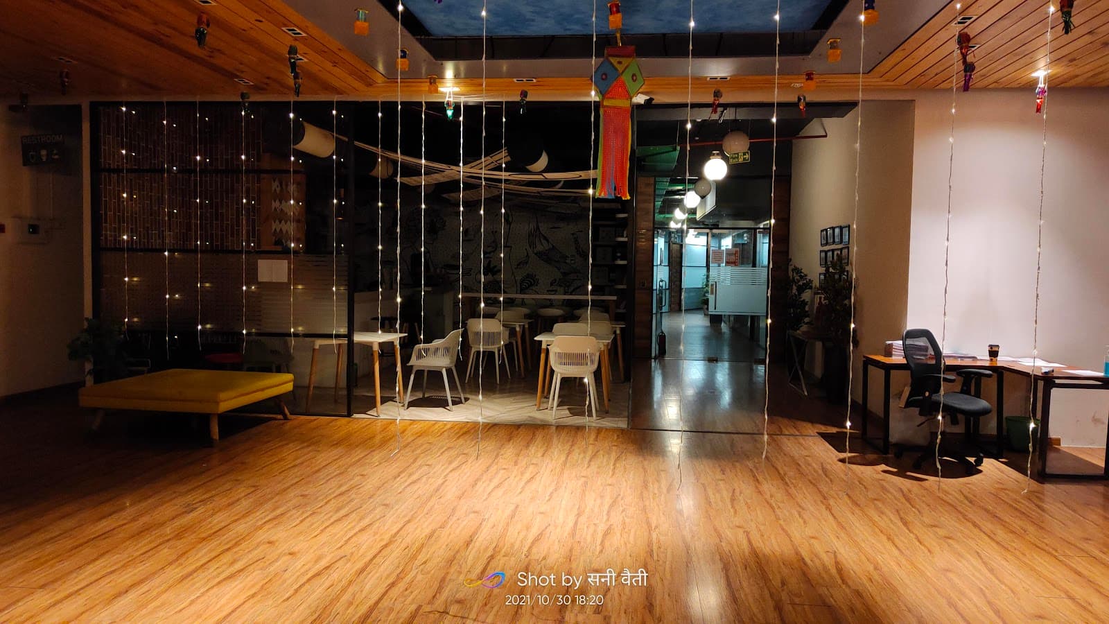 Media image-04-hyxK_5pk.jpg