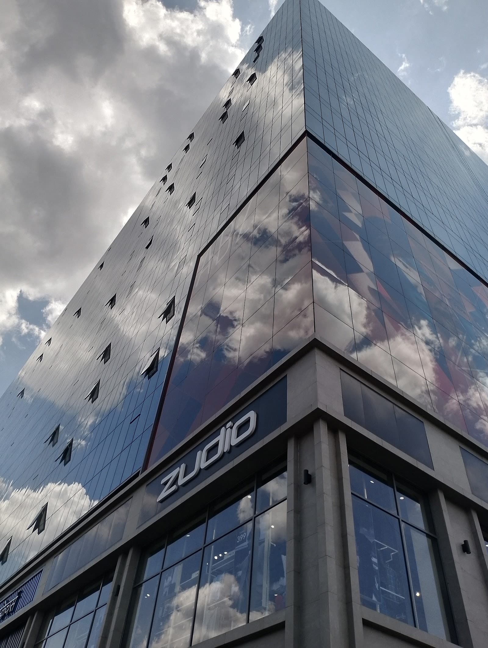 incuspaze-amar-business-zone-pune-9.jpg