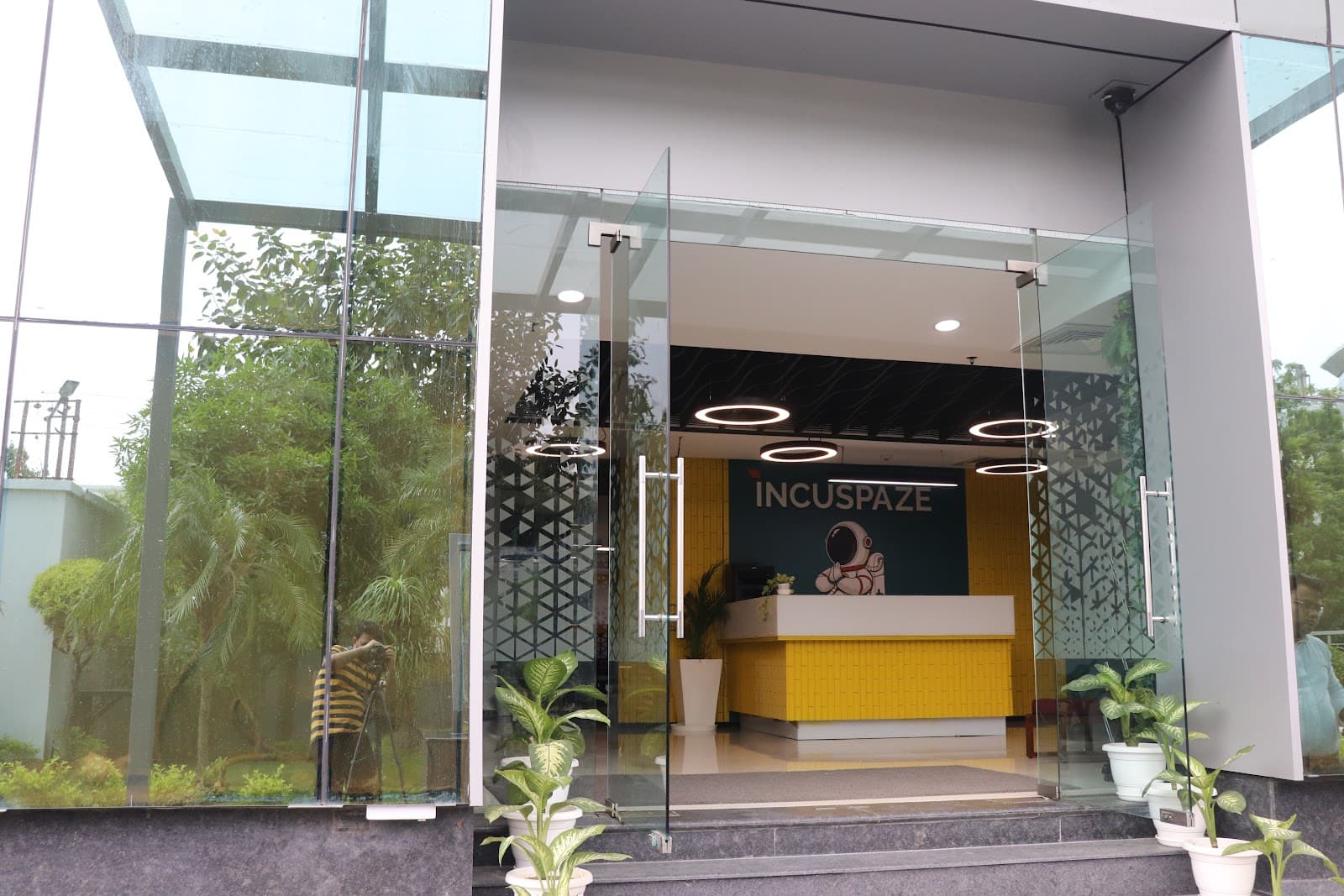 incuspaze-fortune-one-noida-8.jpg