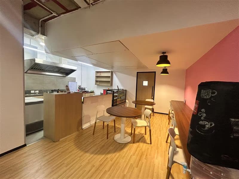 Media image-1ca277fbffbf897900578234437e99e4-FEv82X1L.jpeg