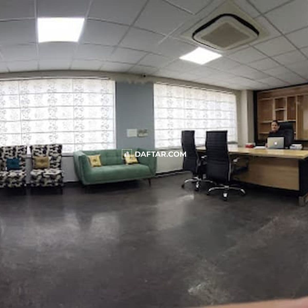 Media image-222f04de-4ad3-4ed8-9d4d-275eac81d569-original.jpg