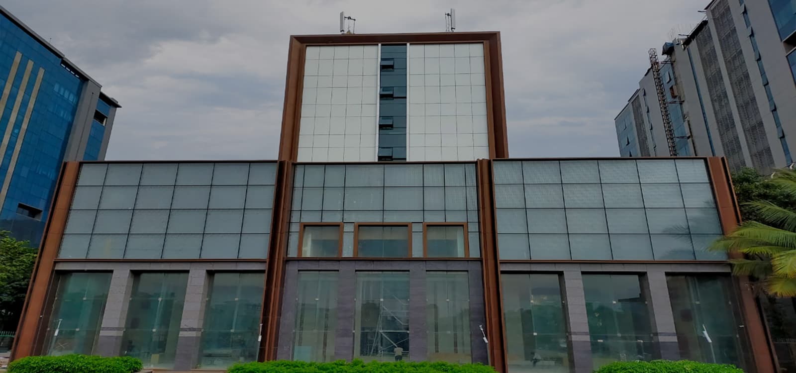 mindspace-k-raheja-the-square-avenue-61-bkc-mumbai-4.jpg