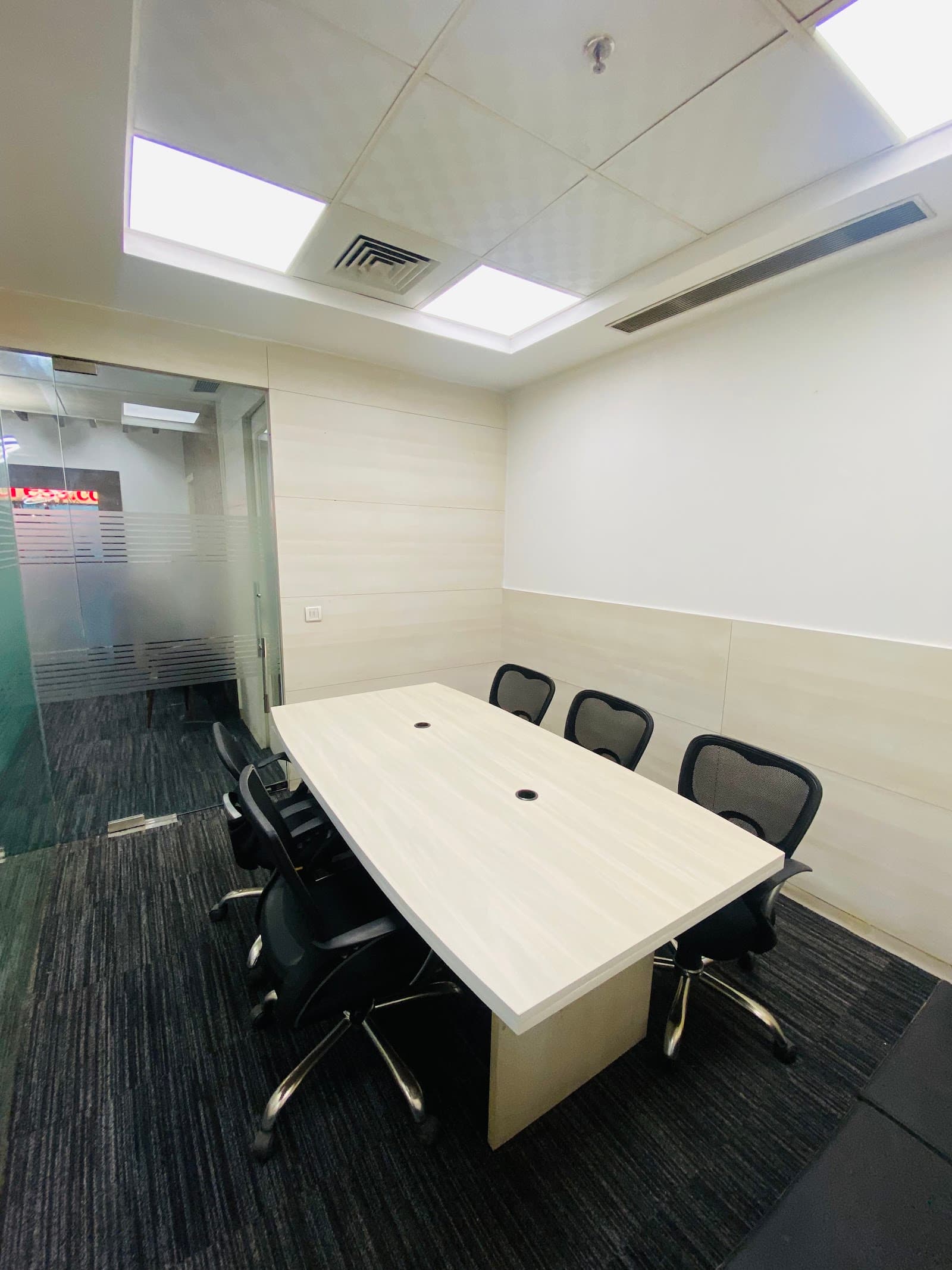 ild-trade-center-light-direction-ild-trade-center-gurugram-10.jpg